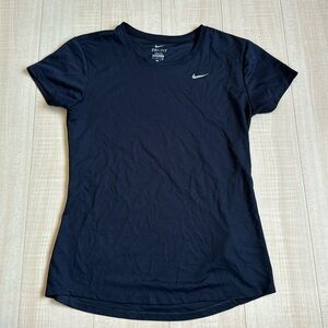 Black workout tee